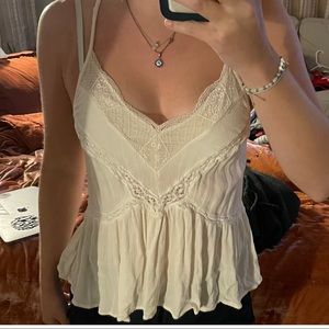 Lace off-white American Eagle shirt